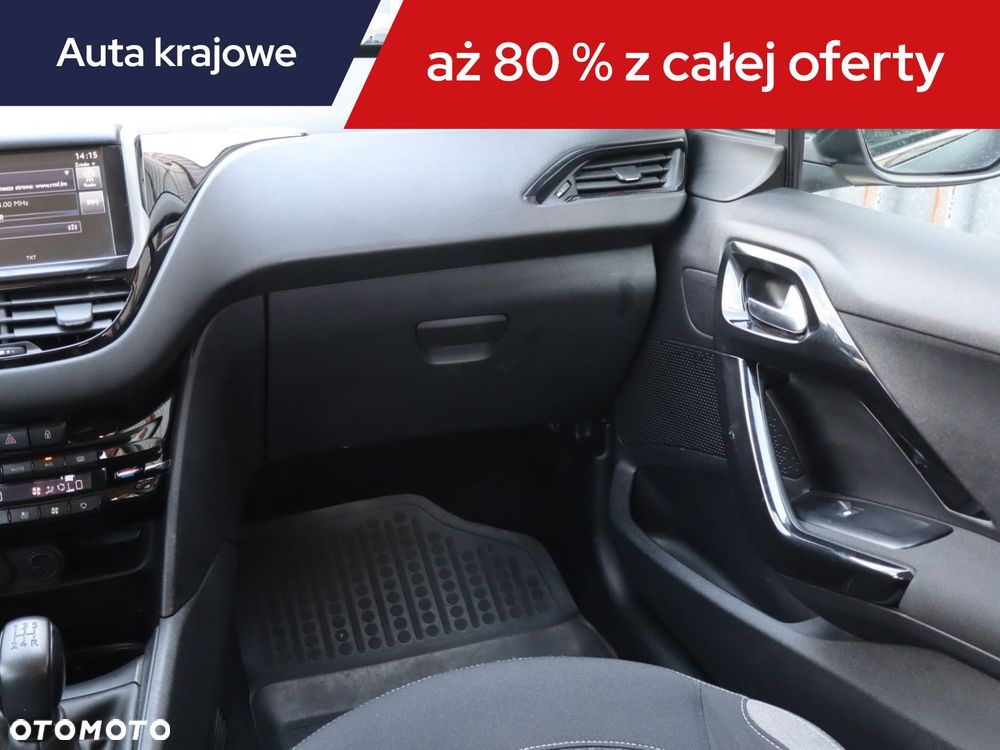 Peugeot 208 - 10