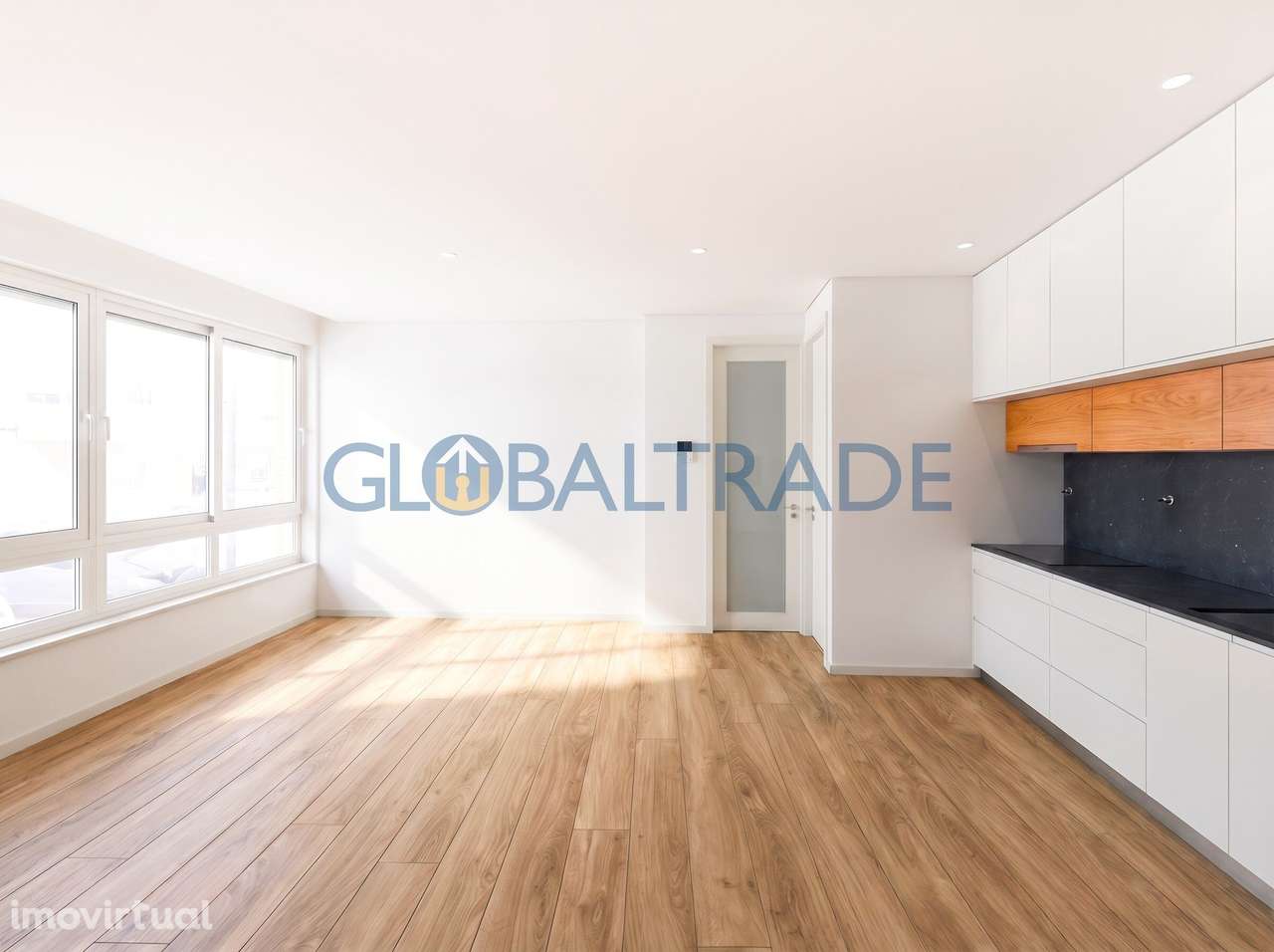 Apartamento T2 Renovado & Equipado em Alfena - Grande imagem: 2/39