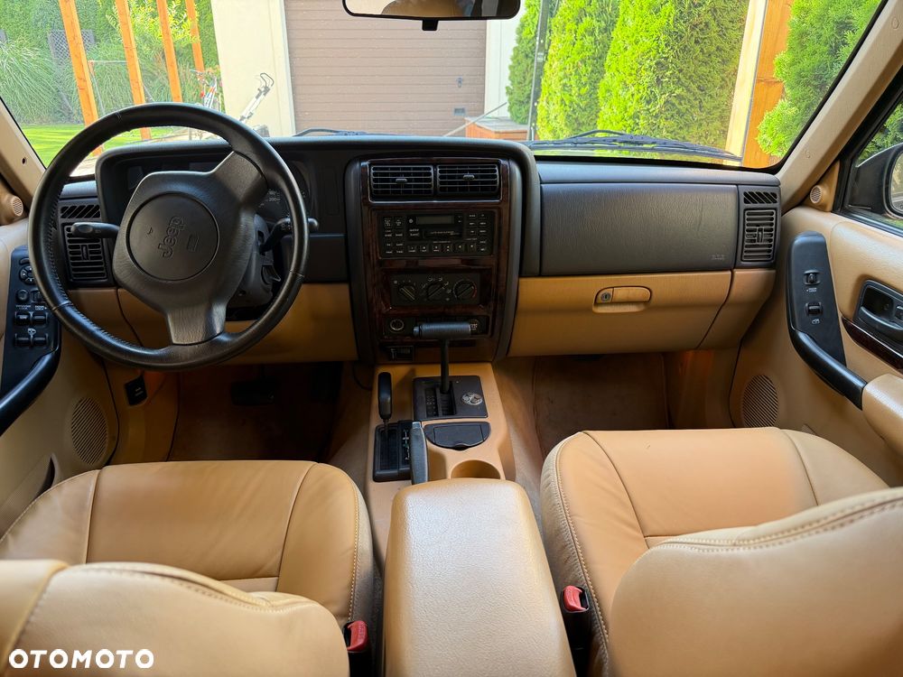 Jeep Cherokee - 9