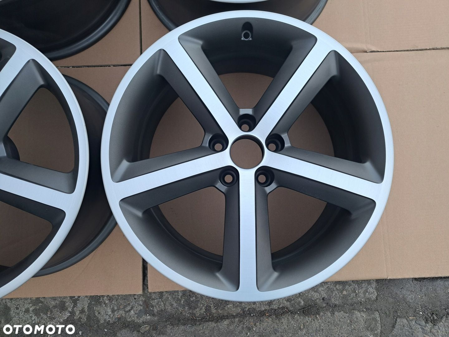 Oryg. Audi A5 S-Line 18 8t0 A4 A6 S4 S6 8.5j et29 Q5 - 2