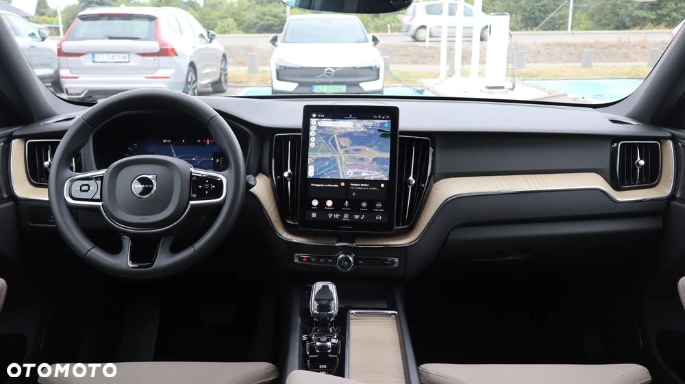 Volvo XC 60 B5 B AWD Plus Dark - 11