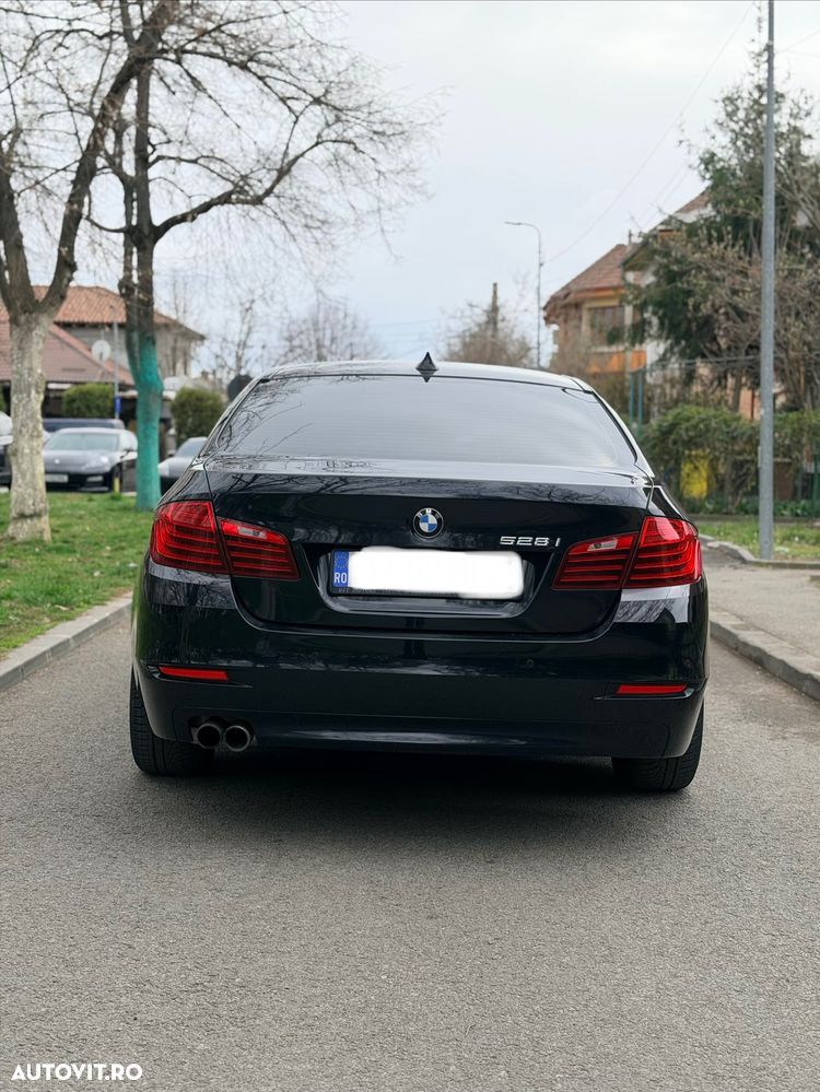 BMW Seria 5 528i Aut. Luxury Line - 4