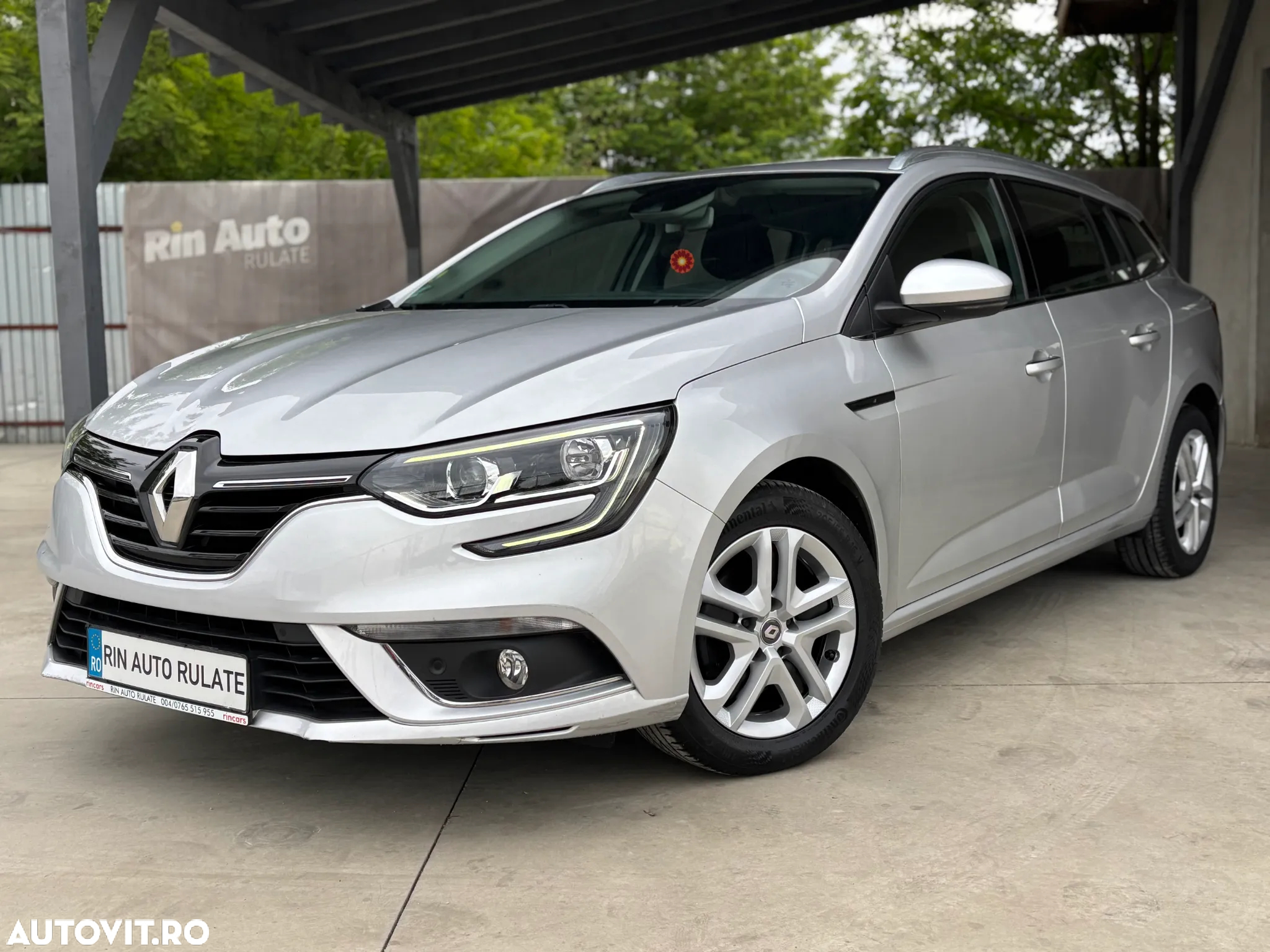 Renault Megane BLUE dCi 115 EDC BUSINESS EDITION - 4