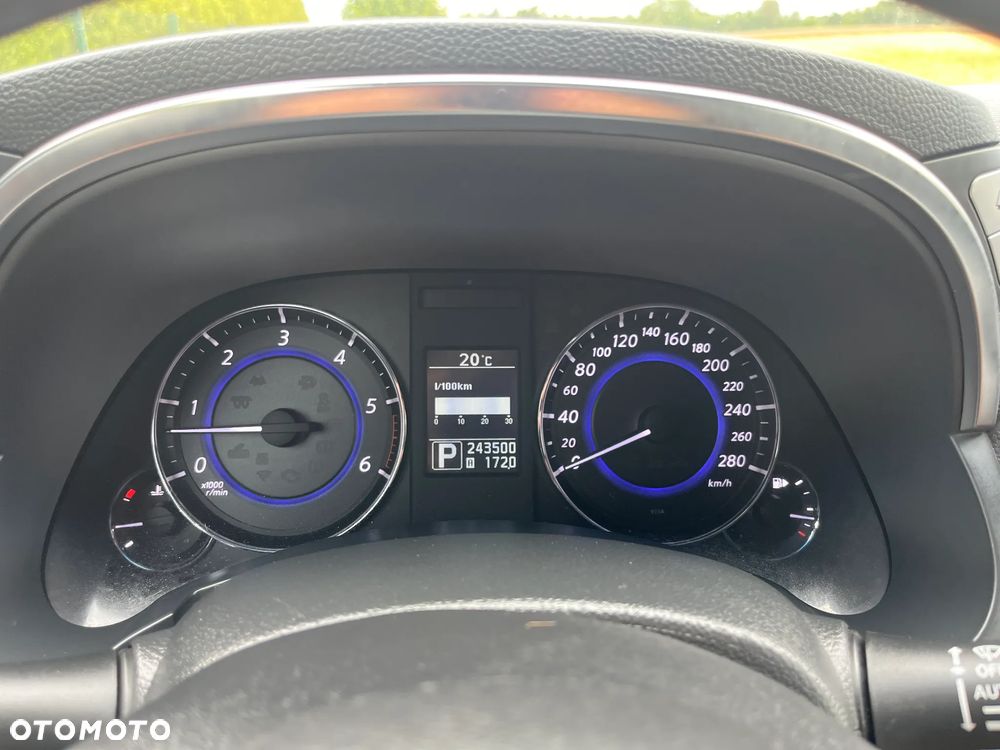 Infiniti FX FX30d S - 8