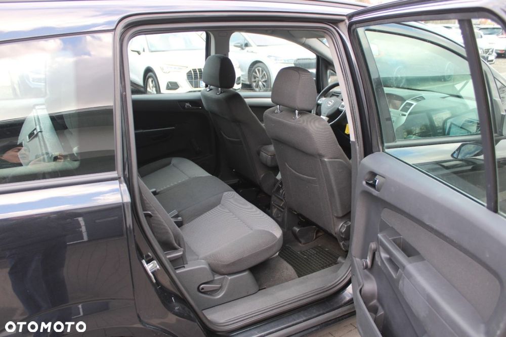 Opel Zafira - 27