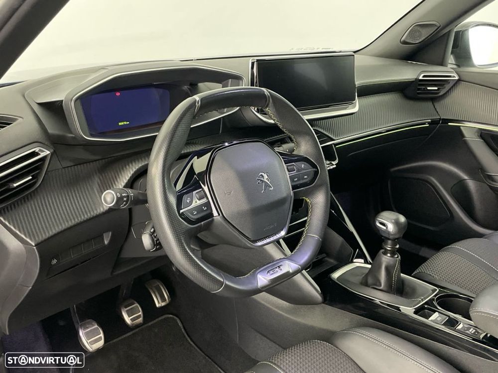 Peugeot 2008 1.2 PureTech GT Line - 15