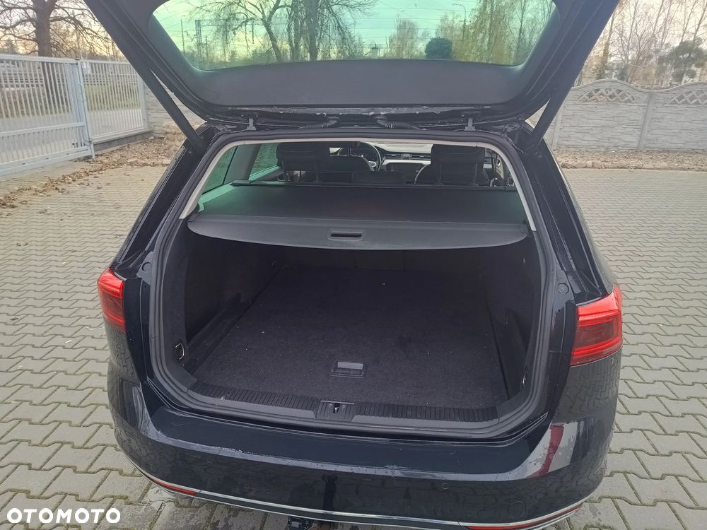 Volkswagen Passat - 11