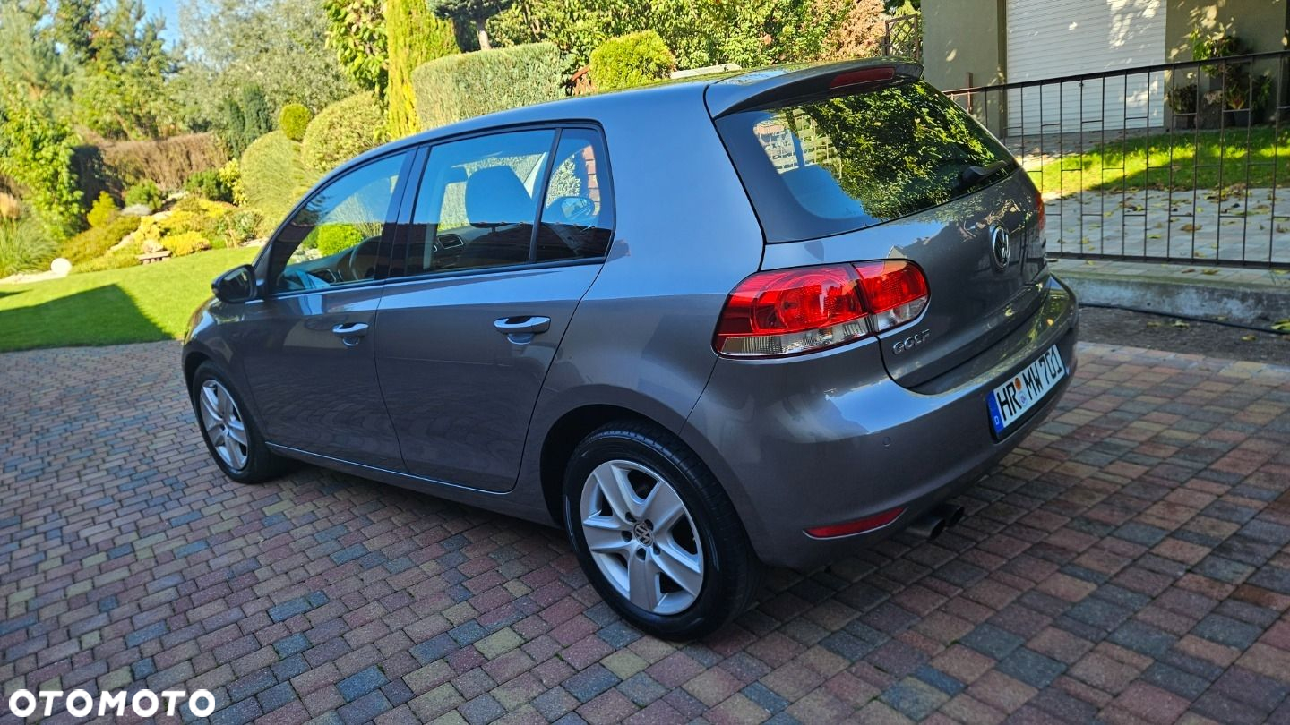 Volkswagen Golf - 6
