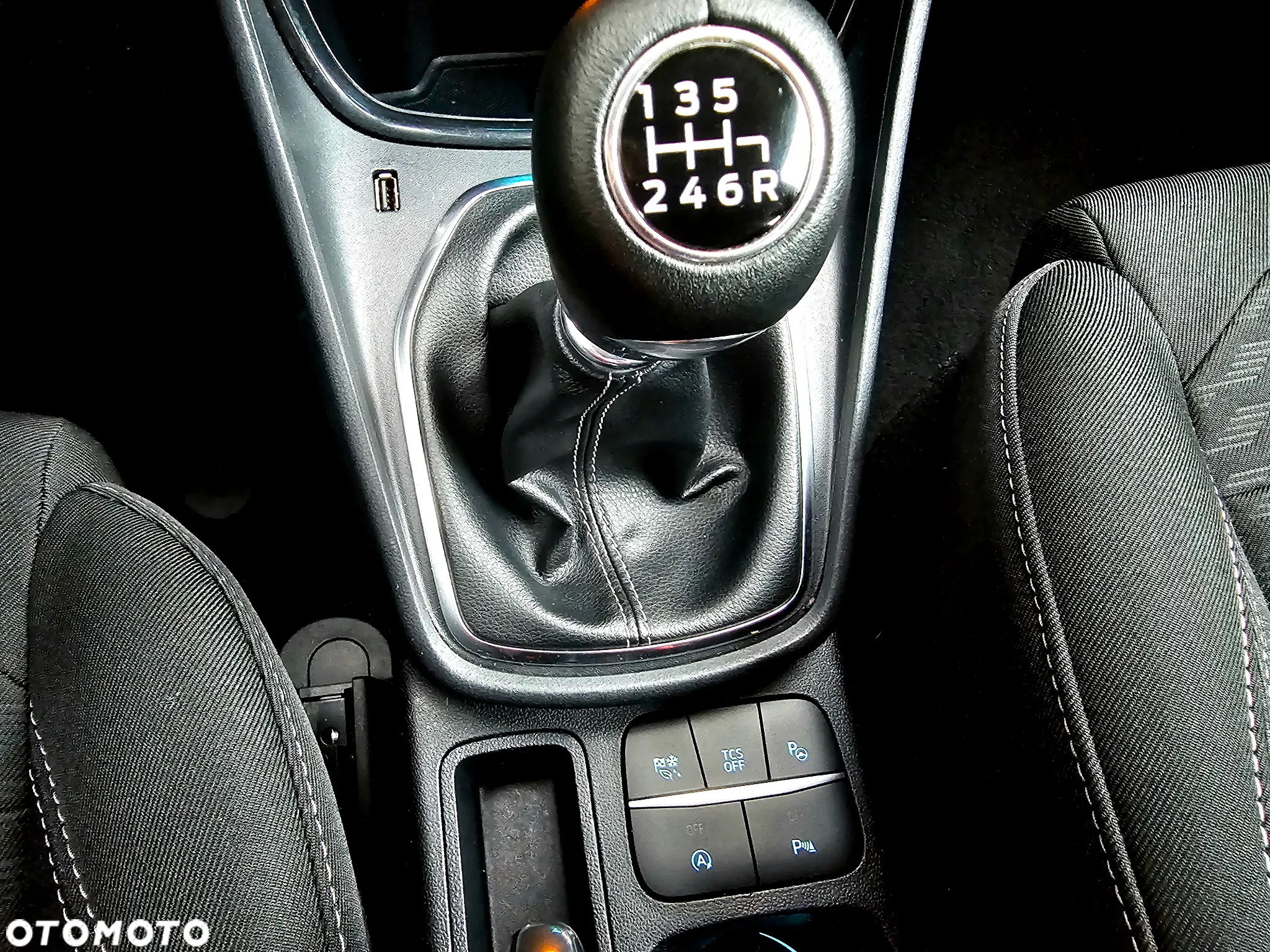 Ford Puma 1.0 EcoBoost Hybrid TITANIUM - 36