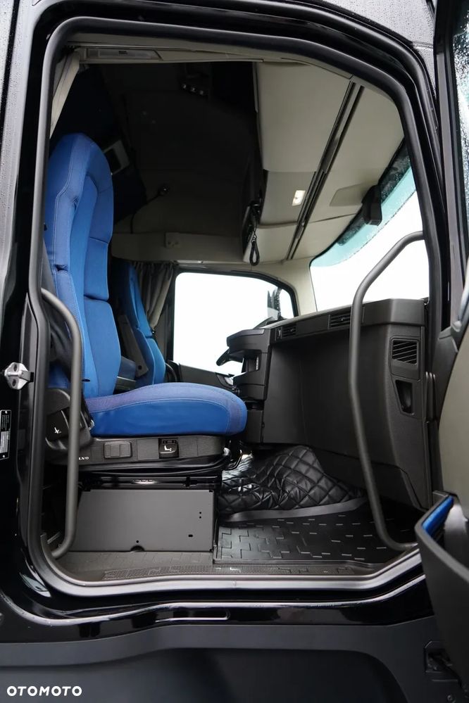 Volvo H 500 / XXL / LOWDECK / MEGA / KLIMA POSTOJOWA / Z NIEMIEC / PO KONTRAKCIE SERWISOWYM / - 35