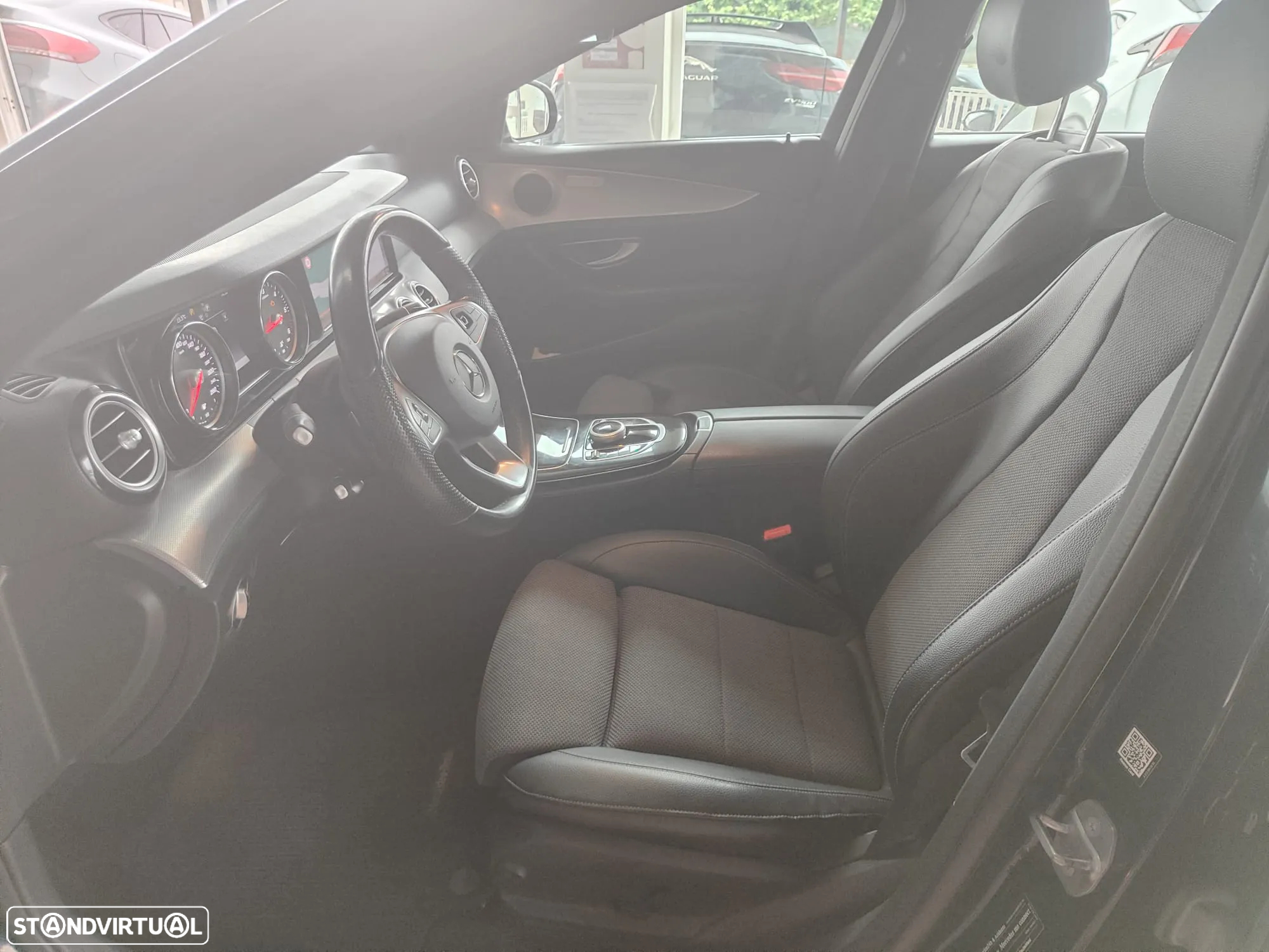 Mercedes-Benz E 220 d AMG Line - 11