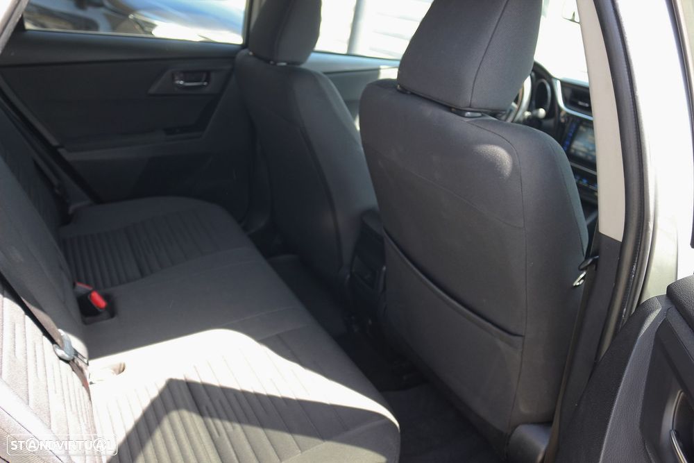 Toyota Auris Touring Sports 1.4 D-4D Comfort+Pack Sport - 36