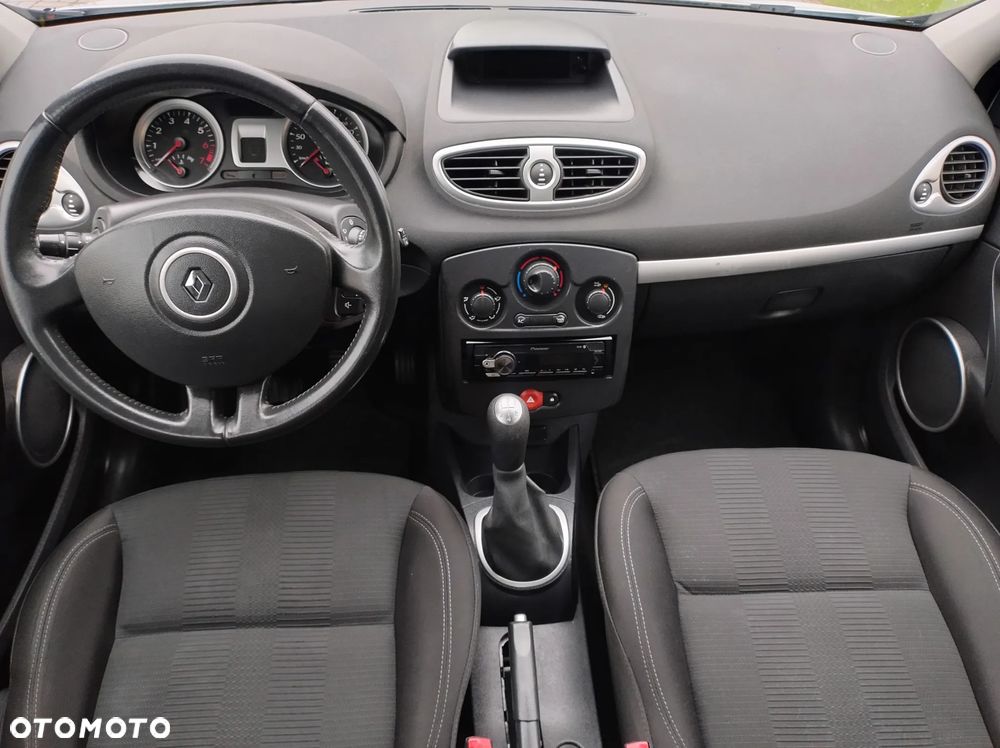 Renault Clio 1.2 16V 75 Dynamique - 21