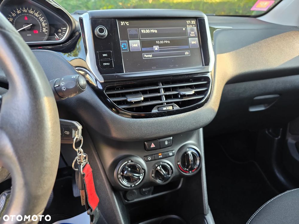 Peugeot 208 PureTech 82 Urban Move - 8