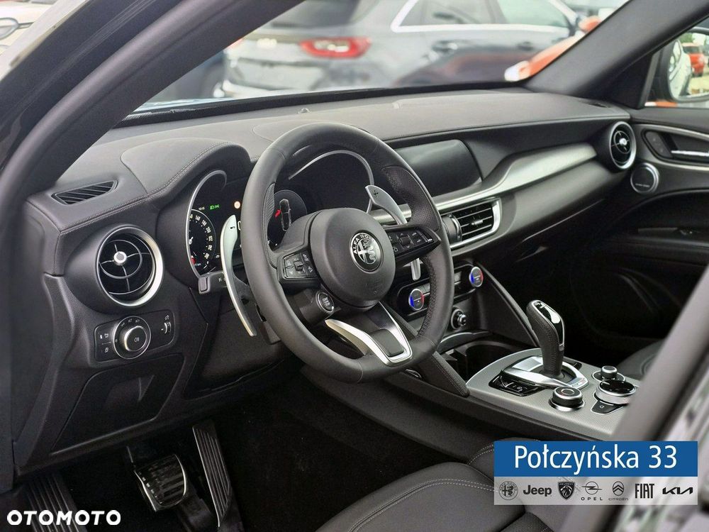 Alfa Romeo Stelvio - 8