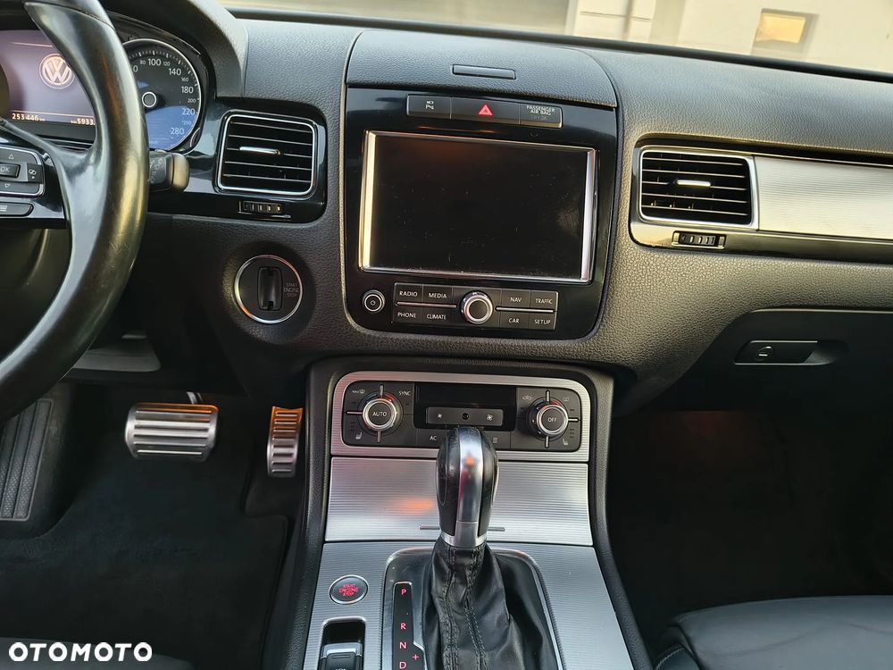 Volkswagen Touareg 4.2 V8 TDI DPF Automatik Exclusive - 16