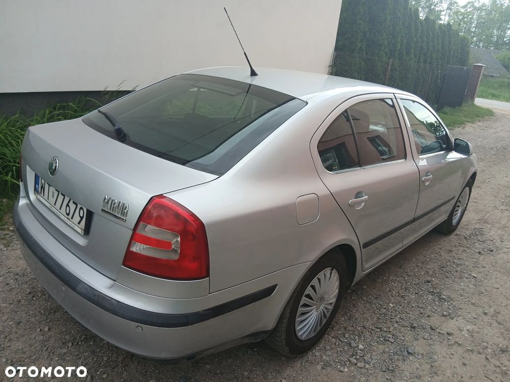 Skoda Octavia 1.6 Ambition - 17