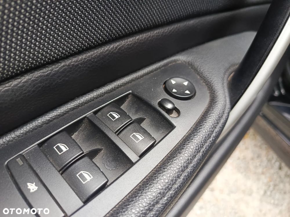BMW Seria 1 118i - 27