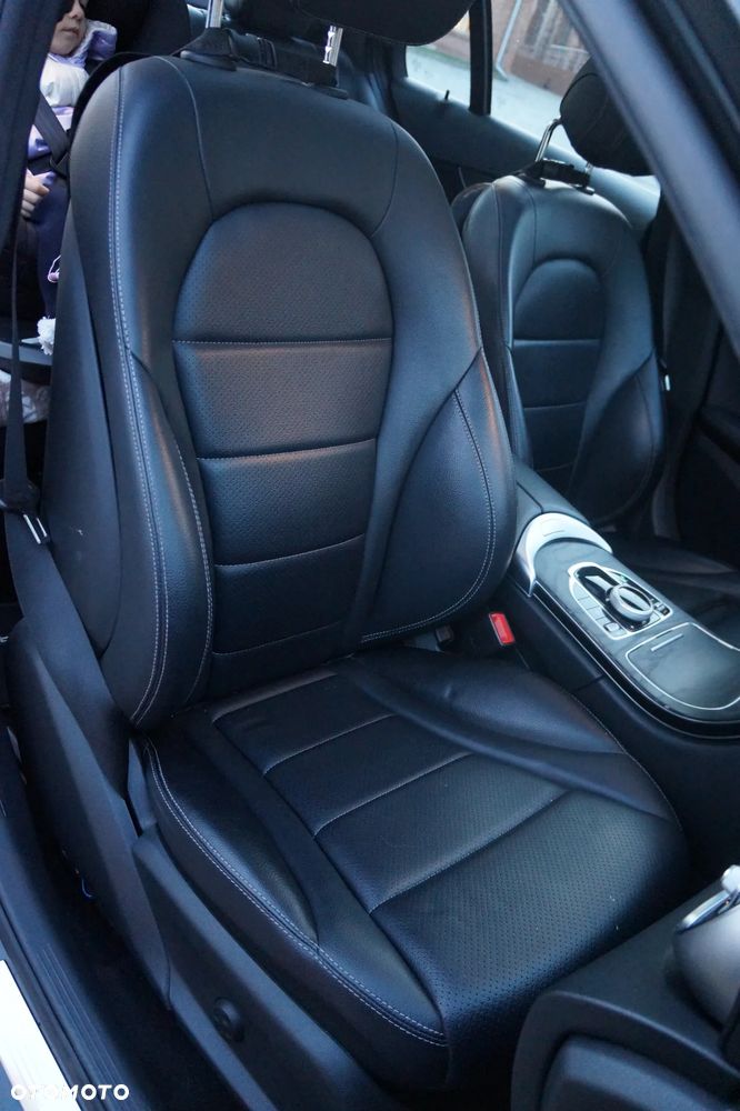 Mercedes-Benz Klasa C 300 7G-TRONIC AMG Line - 13