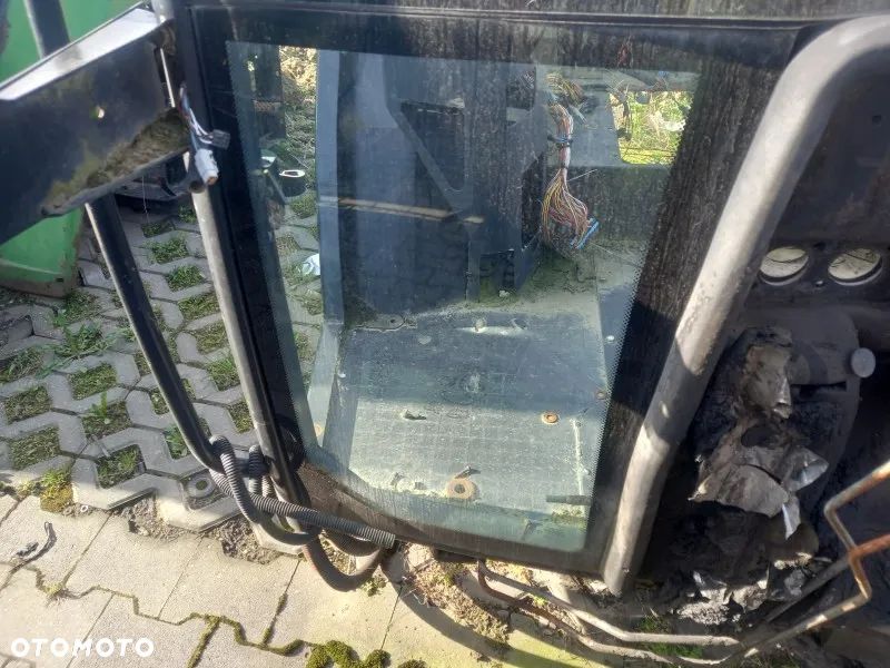 Szyby przednie dolne kabiny McCormick XTX200 - 1