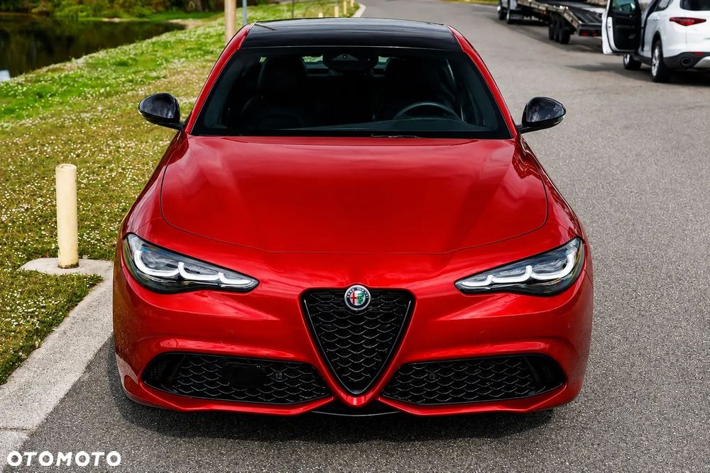Alfa Romeo Giulia 2.0 Turbo 16V AT8-Q4 Tributo Italiano - 8