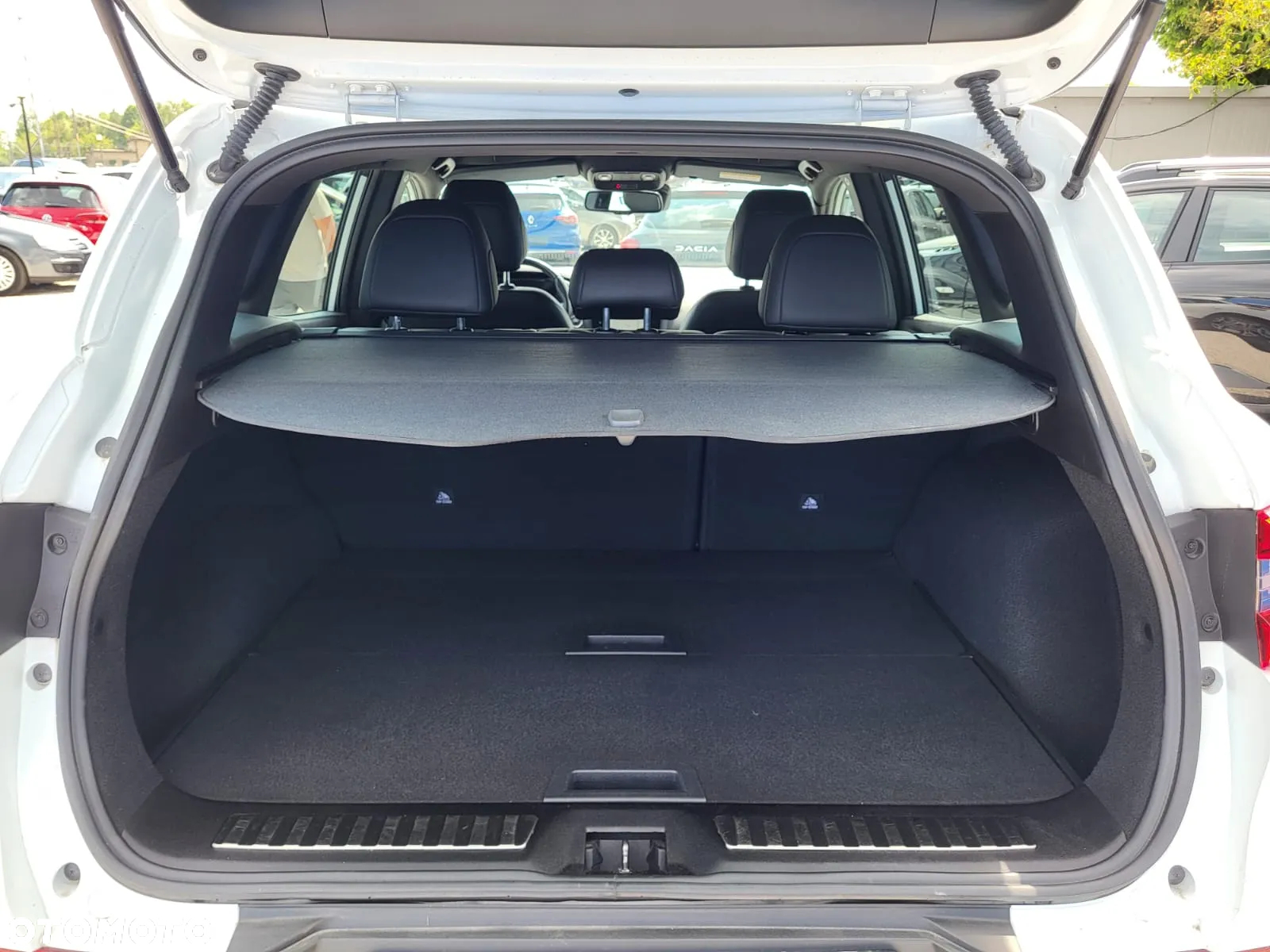 Renault Kadjar 1.3 TCe FAP Black Edition EDC - 32