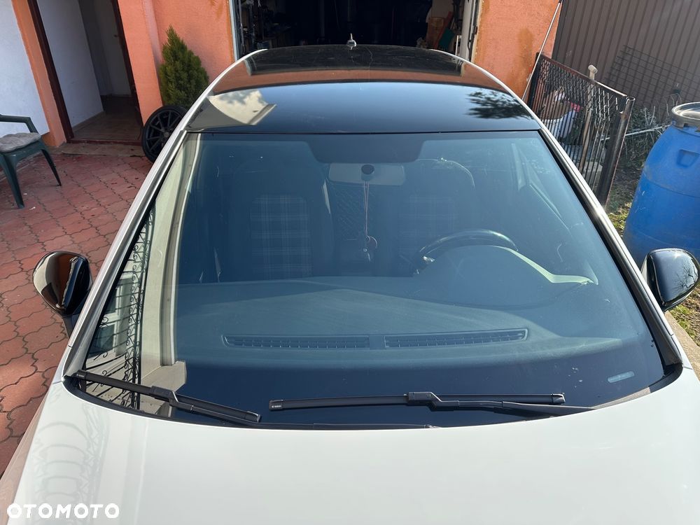 Volkswagen Golf Cabrio GTI DSG - 14