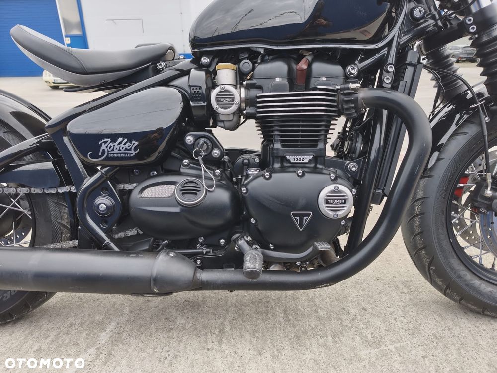 Triumph Bonneville Bobber - 7