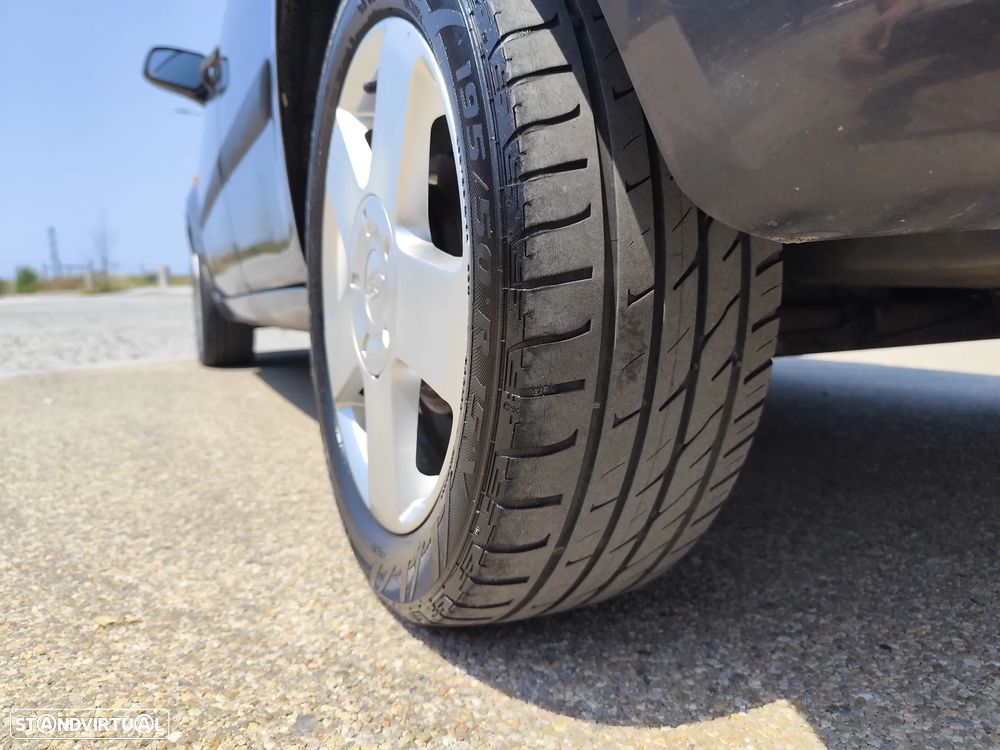 Ford Fiesta 1.4 TDCI Ambiente - 13