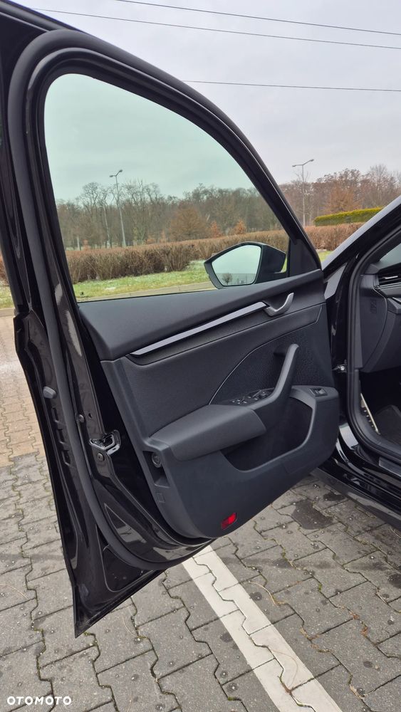 Skoda Octavia 1.5 TSI mHEV DSG Sportline - 10