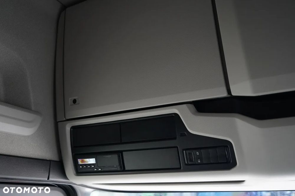 Scania S 500 / RETARDER / KLIMA POSTOJOWA / CAŁA NA PODUSZKACH / OPONY 100% - 32