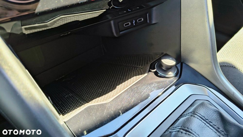 Volkswagen T-Roc - 28