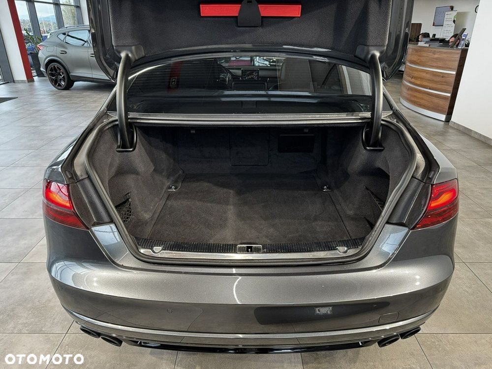 Audi S8 - 18