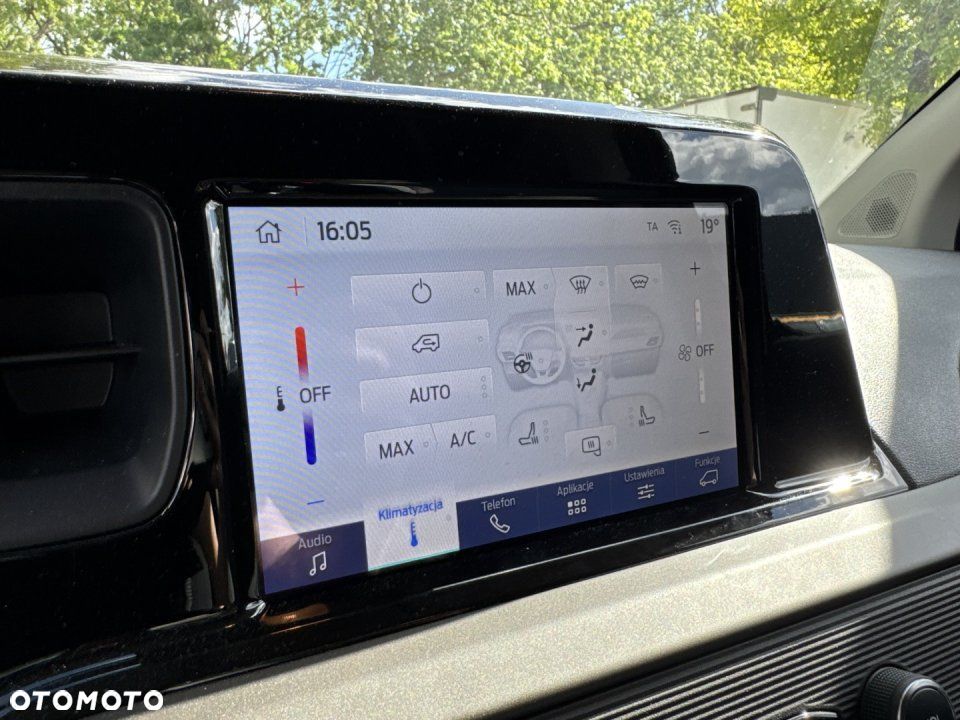 Ford Transit Courier - 33