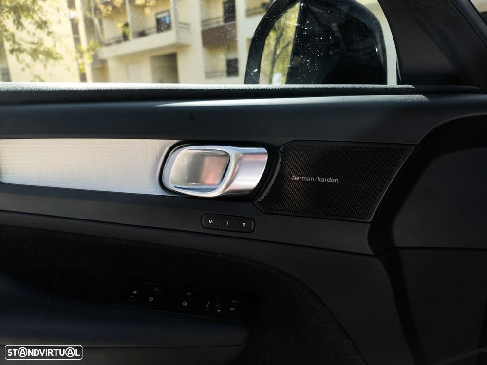 Volvo XC 40 2.0 D3 Momentum Plus Geartronic - 11