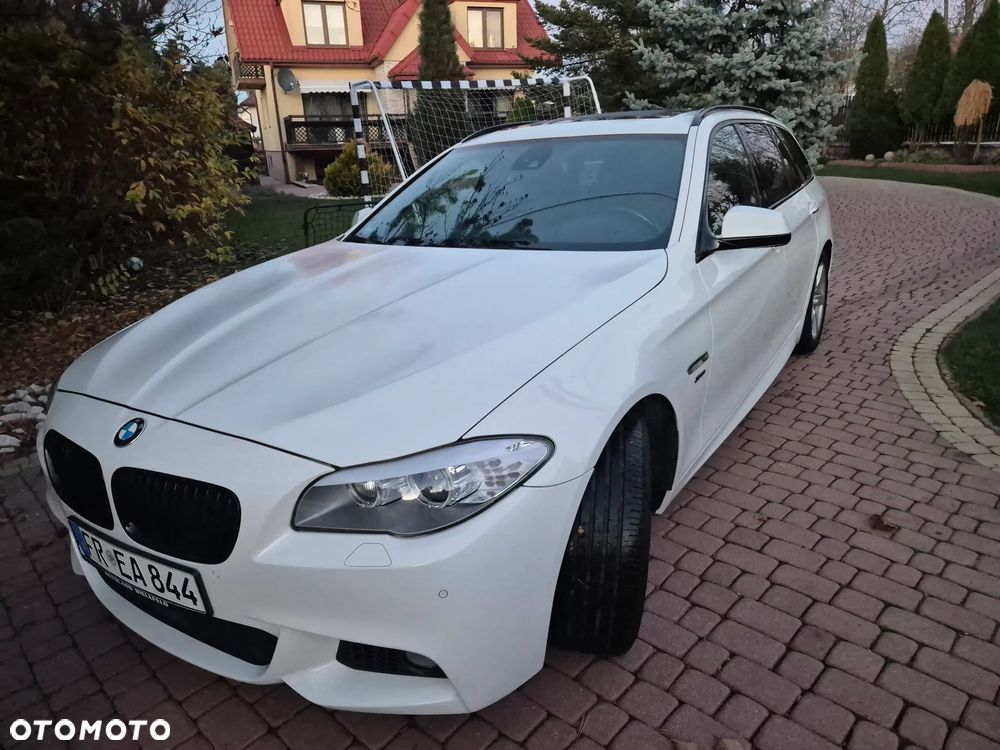 BMW Seria 5 525d xDrive - 32