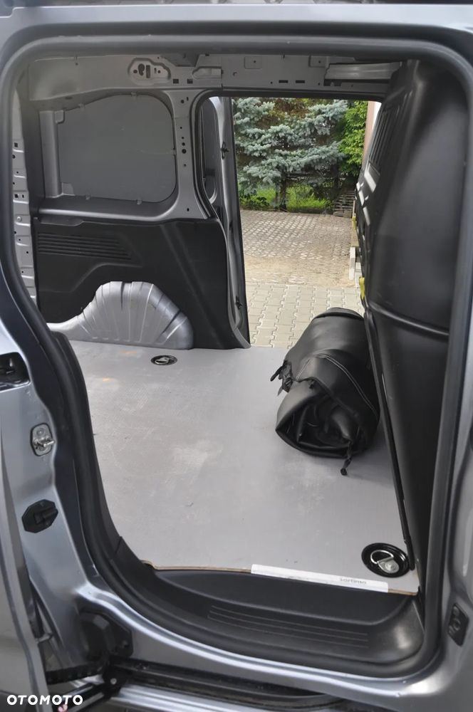 Toyota PRO ACE CITY - 32