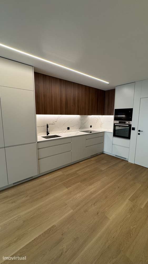 Apartamento T2+1 com Garagem Fechada em São Vicente, Braga - Grande imagem: 3/27