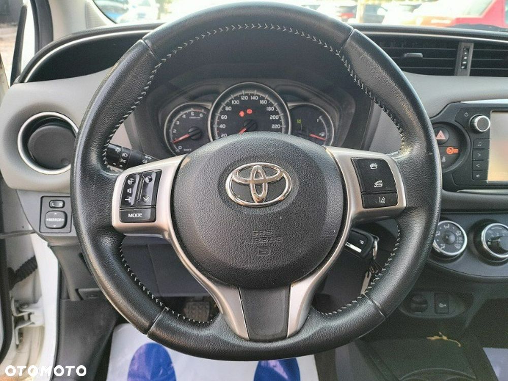 Toyota Yaris - 12