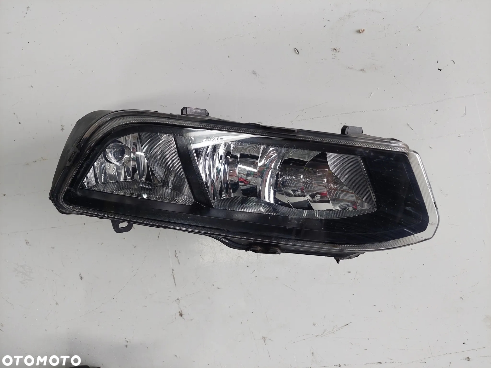 VW POLO lampa halogen przeciwmgielny 6C0 - 2