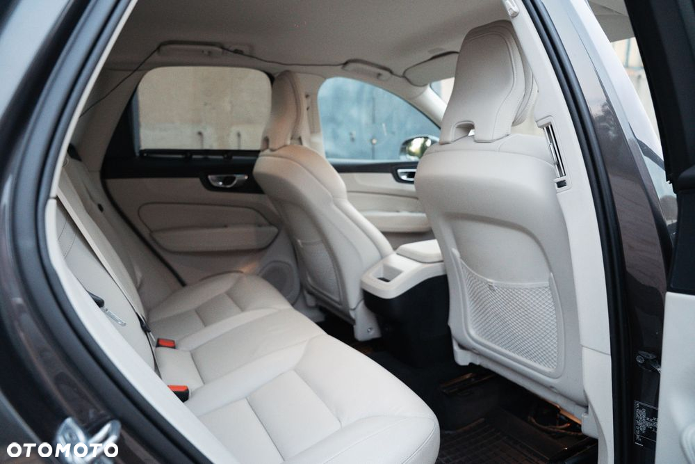 Volvo XC 60 D4 SCR Inscription - 18