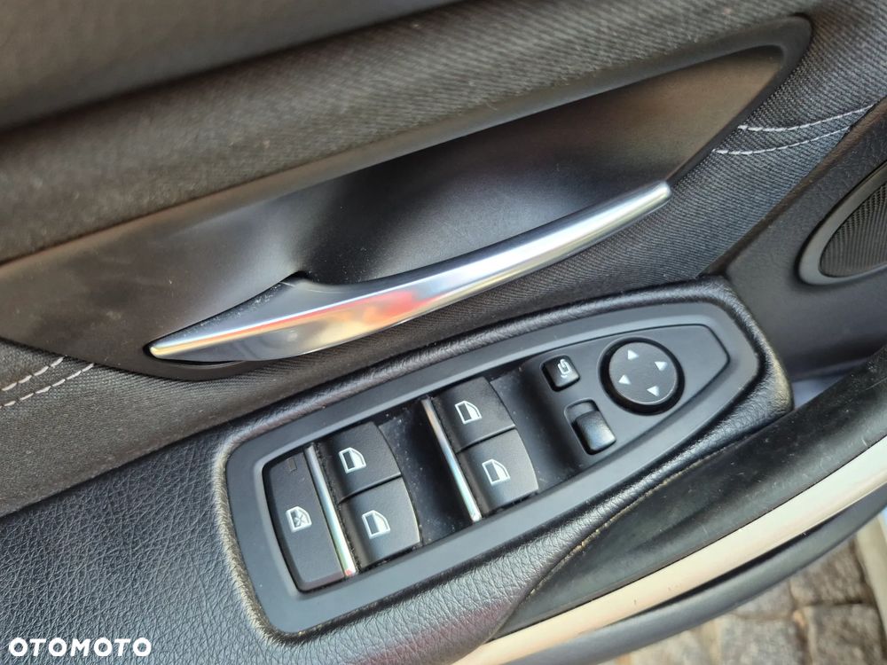 BMW Seria 3 318d Sport Line - 20