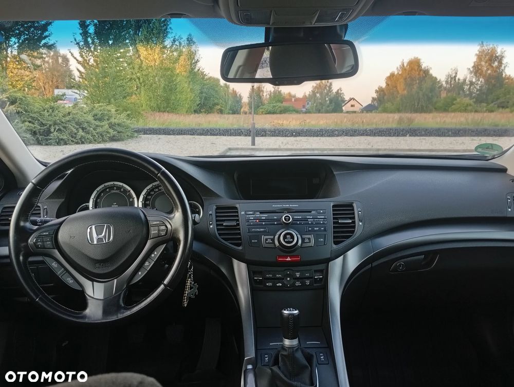 Honda Accord 2.0 Elegance 50 Jahre Edition - 12