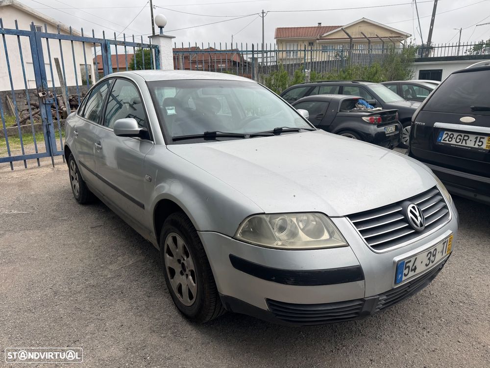 VW Passat 1.9 TDi Confortline - 3