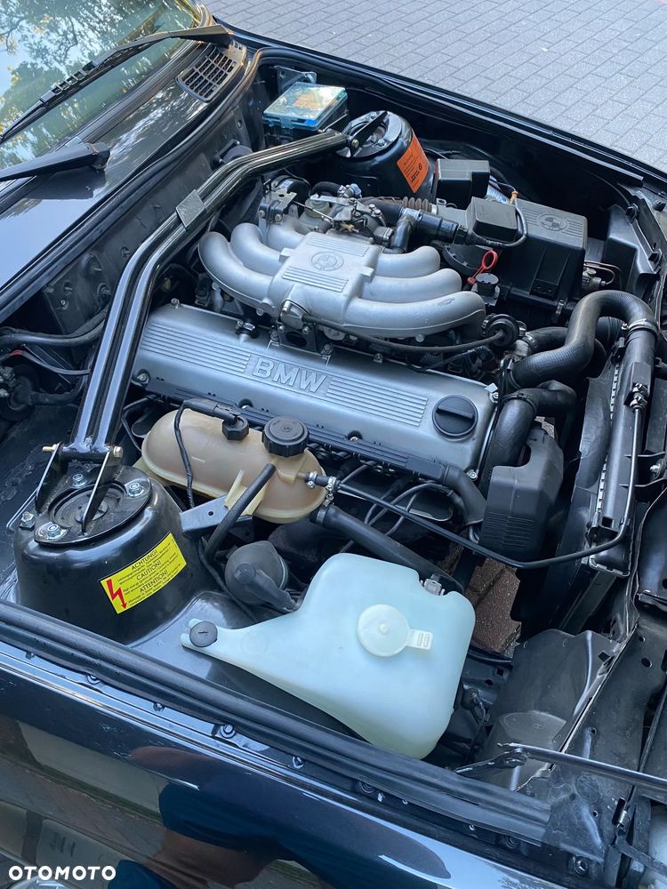 BMW Seria 3 325i - 8