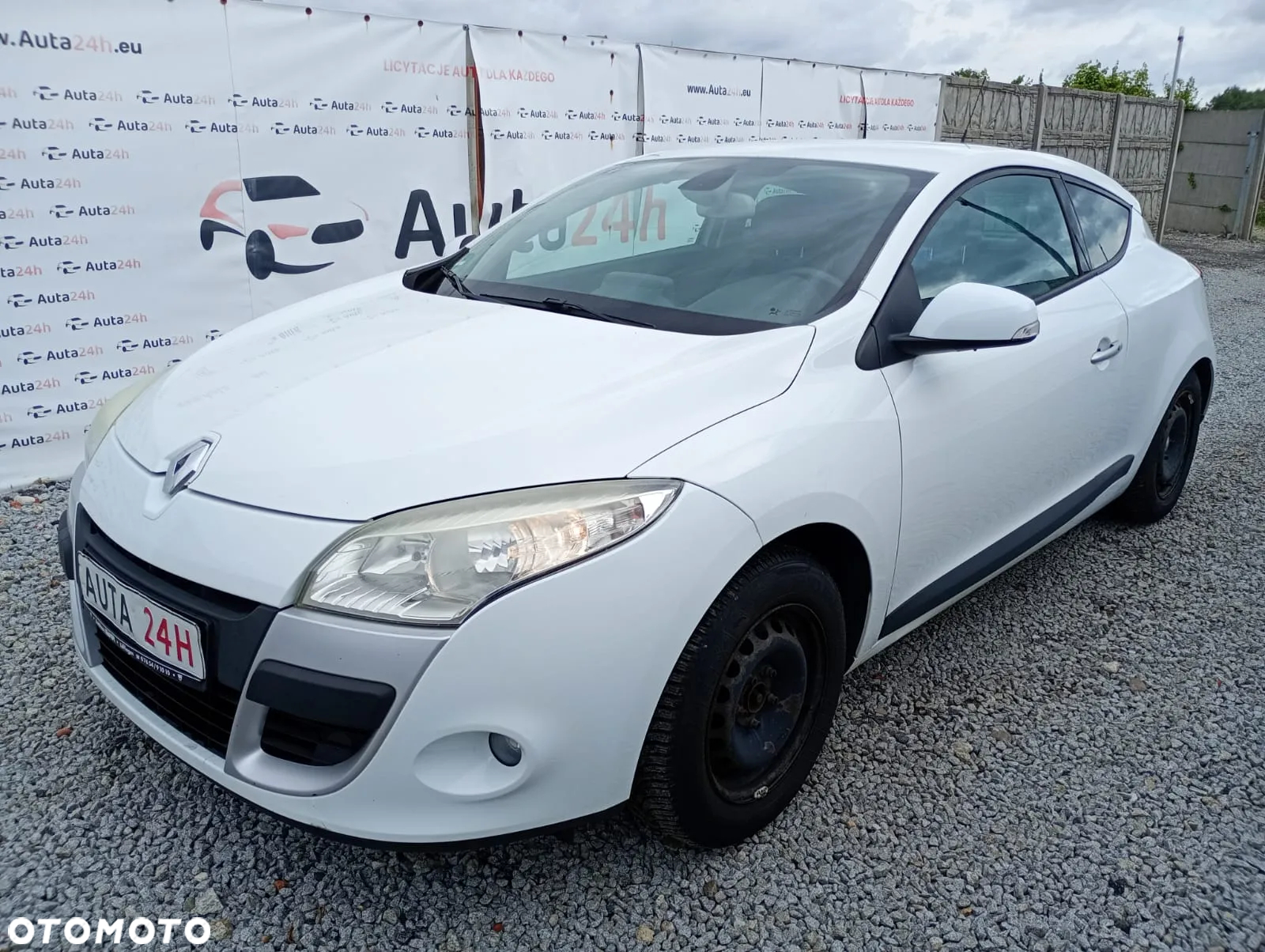 Renault Megane TCe 130 Coupe Night and Day - 4
