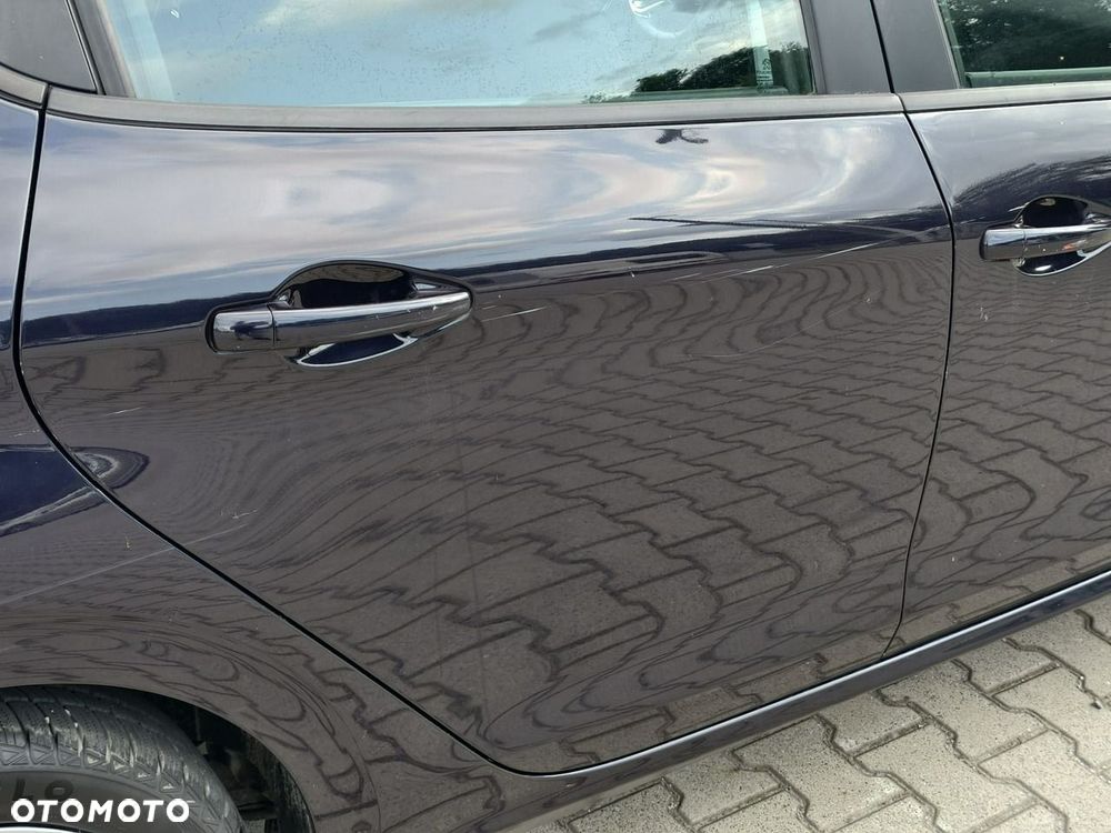 Peugeot 208 - 23