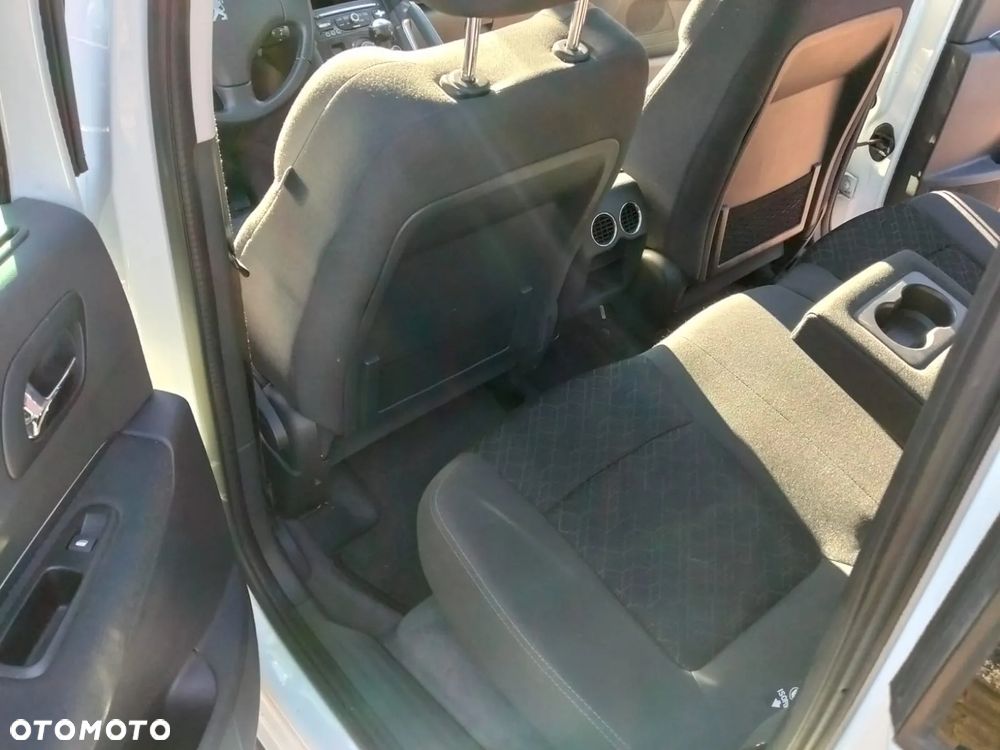 Peugeot 3008 1.6 THP Active - 24