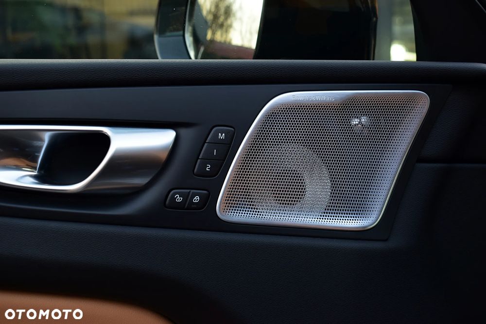 Volvo XC 60 T8 Plug-In Hybrid AWD Inscription Expression - 18