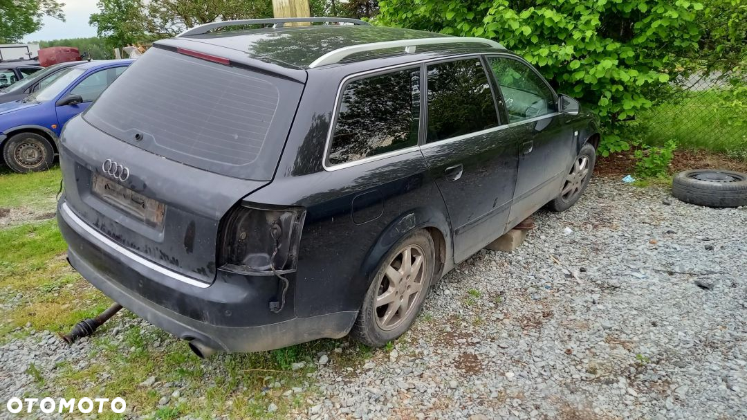 Części Audi A4 B6 1.9 kombi czarny manulana skrzynia - 2